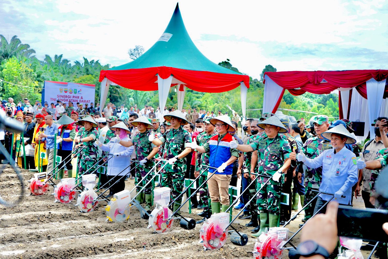  Sinergi PHR dengan TNI AD Olah 100 Hektare Tanaman Pangan