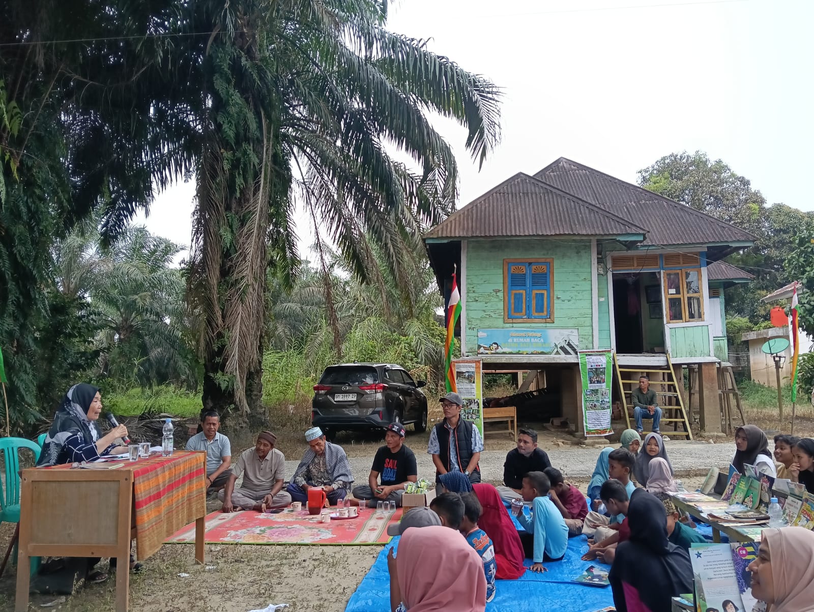 Sastrawan Rohani Din Hadir di Rantau Baru, Bagikan Rahasia Produktif Menulis